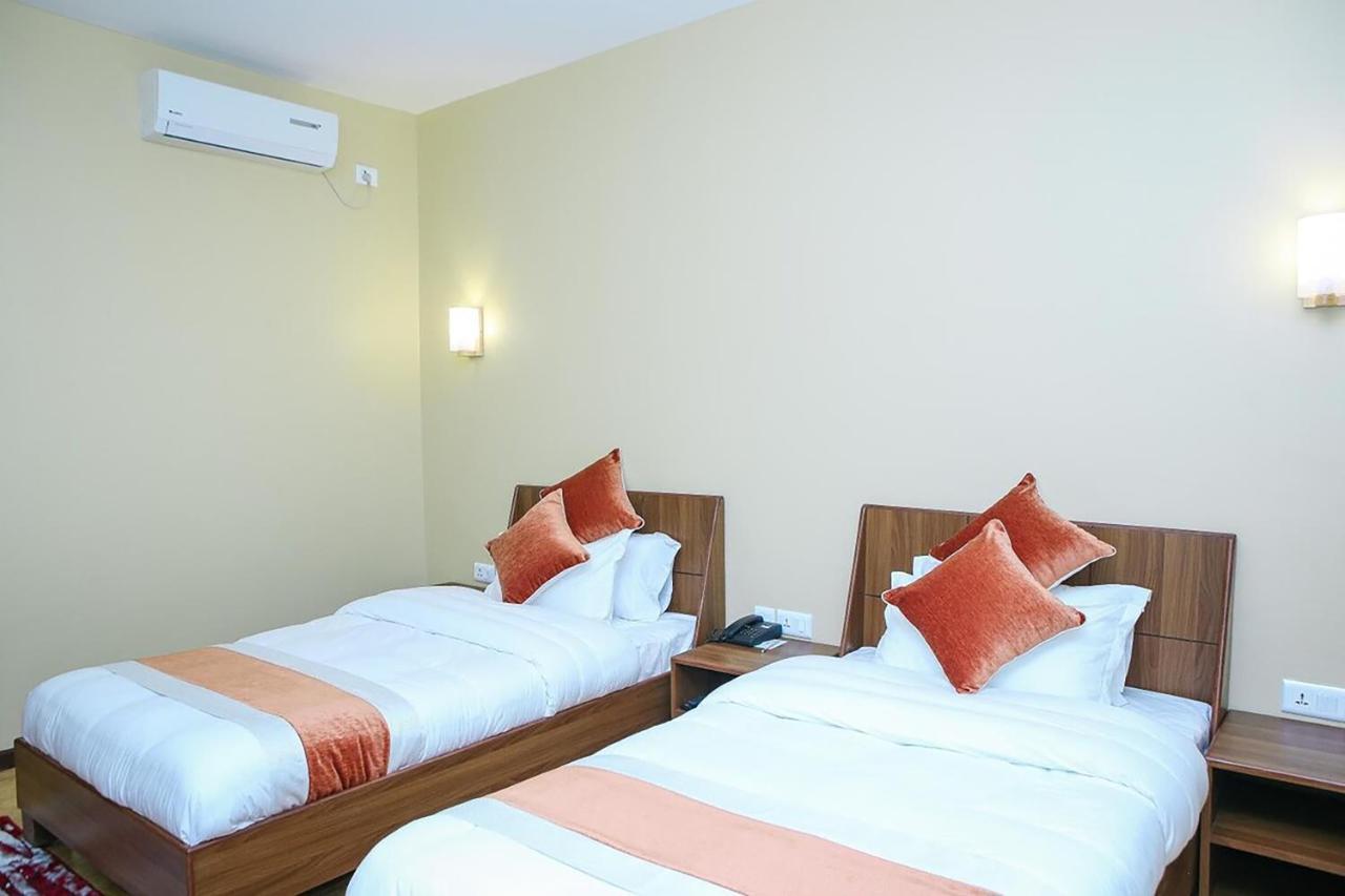 Hotel Glory Garden 포카라 외부 사진
