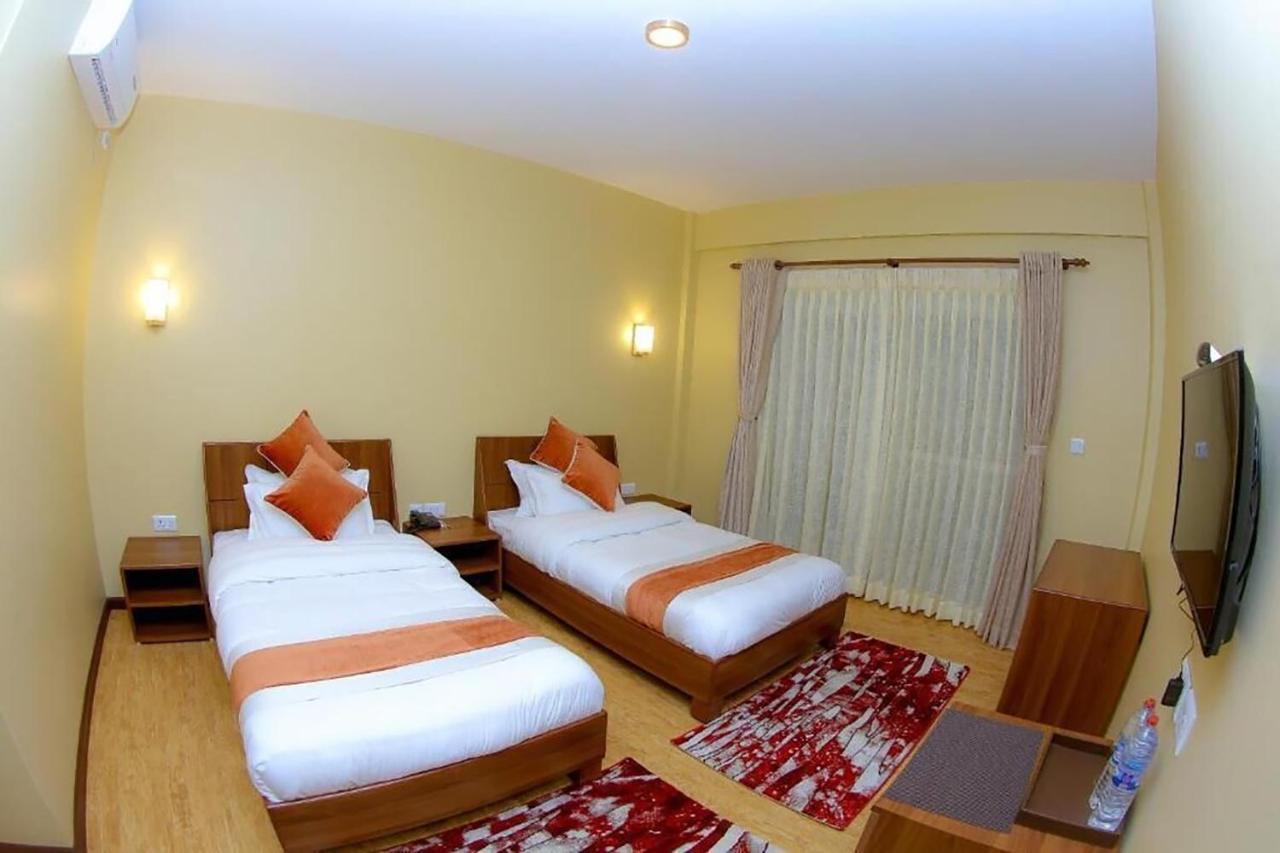 Hotel Glory Garden 포카라 외부 사진
